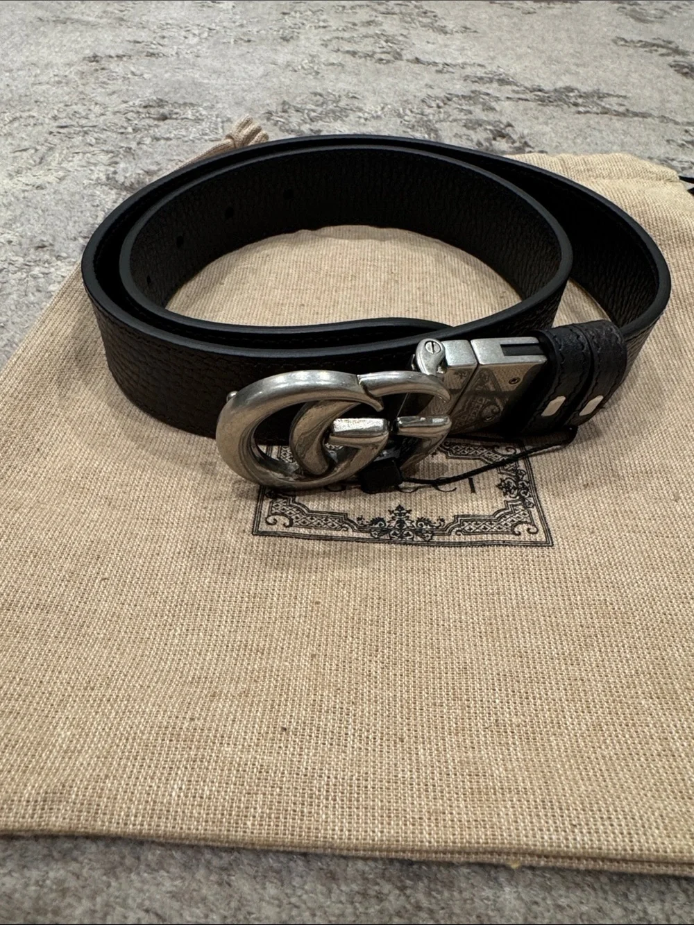Gucci reversible Leather Men's Belt with Silver Interlocking G Buckle
